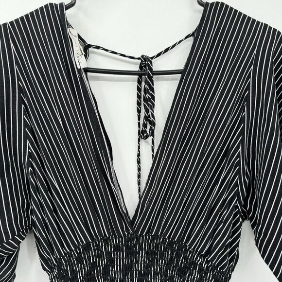 Final Touch Woman's Striped‎ Romper Size S Black Dip V Neck With Tie Back - Picture 2 of 7